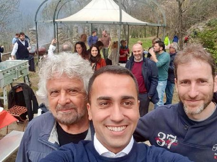 Di Maio, Grillo, Casaleggio: il pranzo dei vertici M5S tra biliardino e...Berlusconi