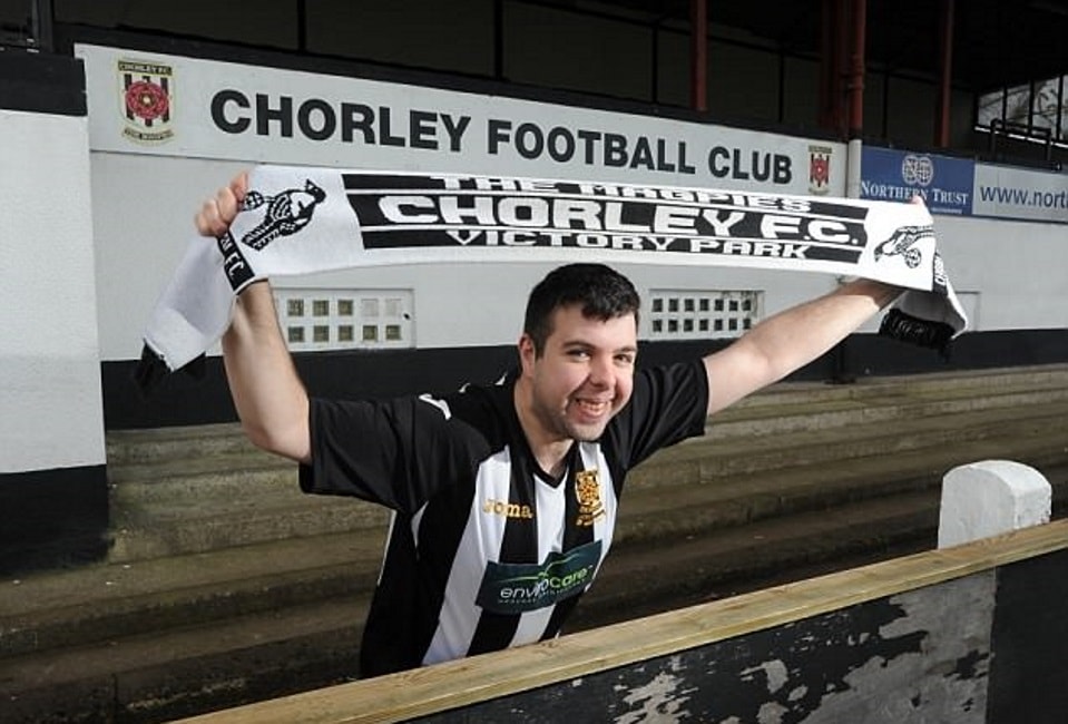 Arbitro donna insultata: giornalista sportivo bandito dalla squadra