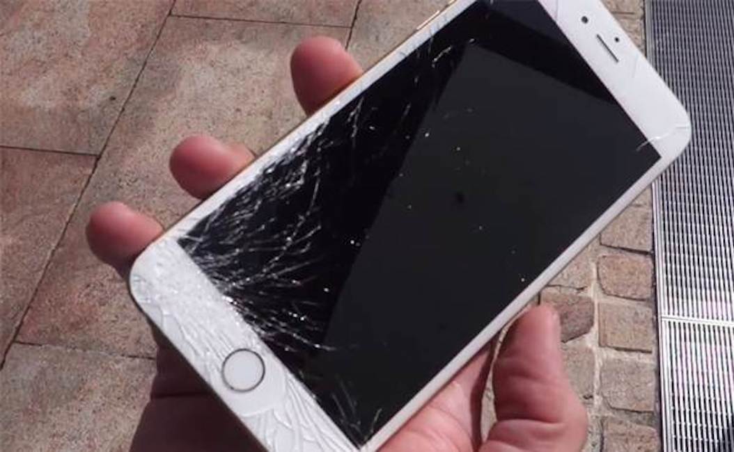 iPhone 8, il nuovo aggiornamento spacca schermo riparato con pezzi non originali