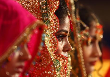 Pakistan, si rifiuta di convertirsi all'islam per sposare un uomo musulmano. Lui le dà fuoco