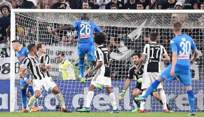 Scudetto Juventus 50%, scudetto Napoli 50%. Scommessa libera e aperta, è questa la notizia