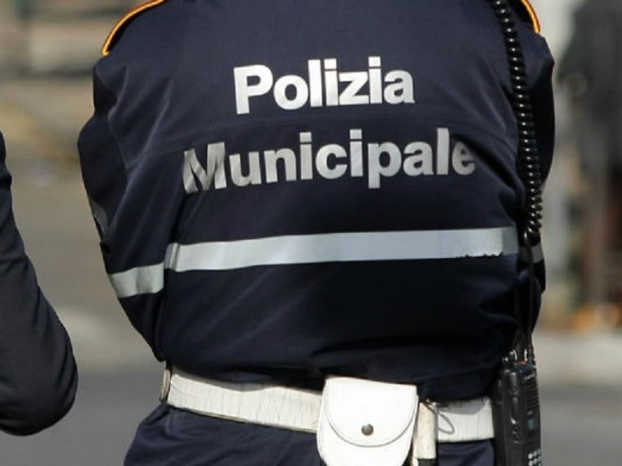 Tre ragazzi sono stati denunciati per aver lanciato pallini contro i passanti con la pistola ad aria compressa