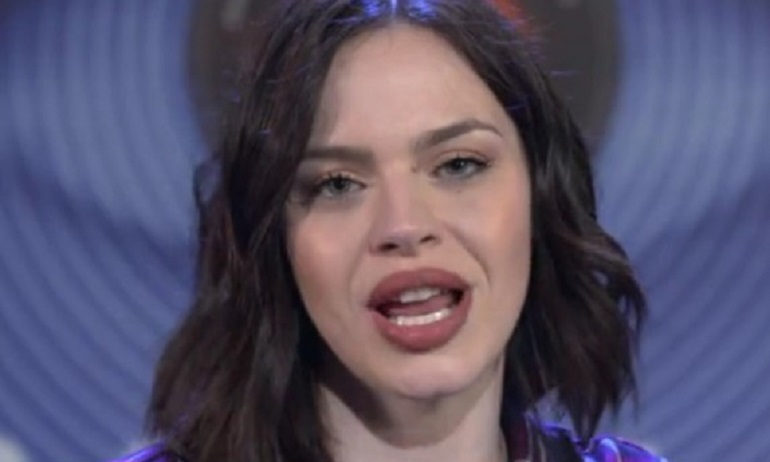 Grande Fratello, il primo bacio è tra Lucia Orlando e...