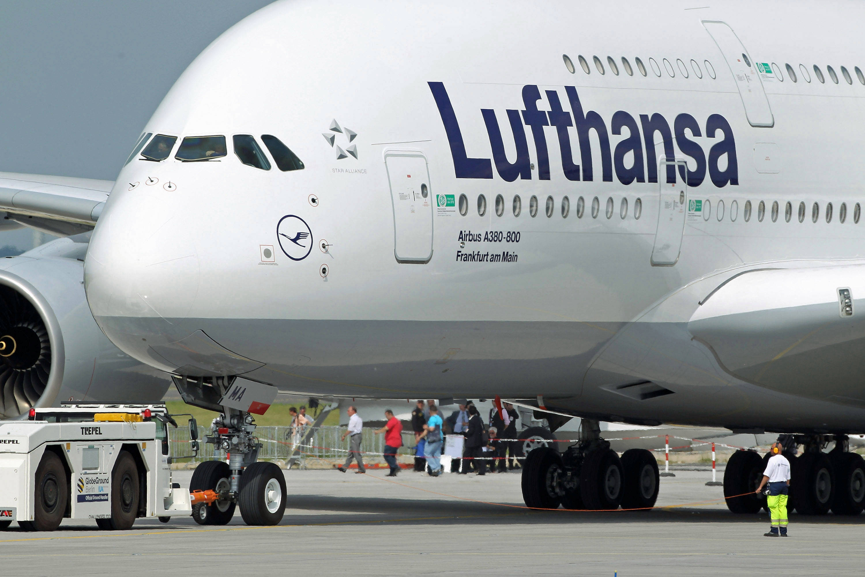 Sciopero Lufthansa: cancellato un volo su due