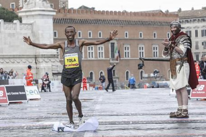 Maratona di Roma 2018: il percorso e i favoriti (foto Ansa)