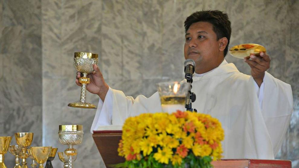 filippine prete ucciso