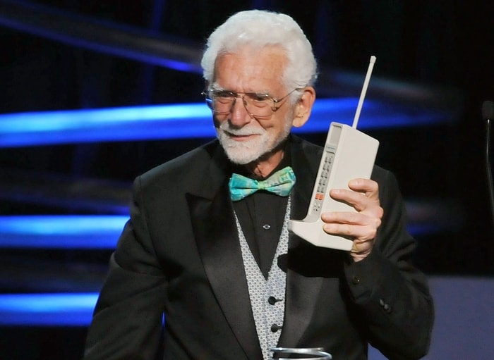 Martin Cooper , l'ingegnere che fece la prima chiamata da un telefono cellulare