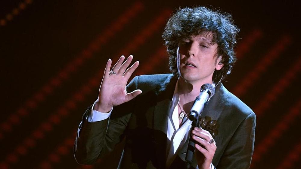 Ermal Meta: "Ho rifiutato X-Factor per Amici. L'amore? Sono appena tornato single"