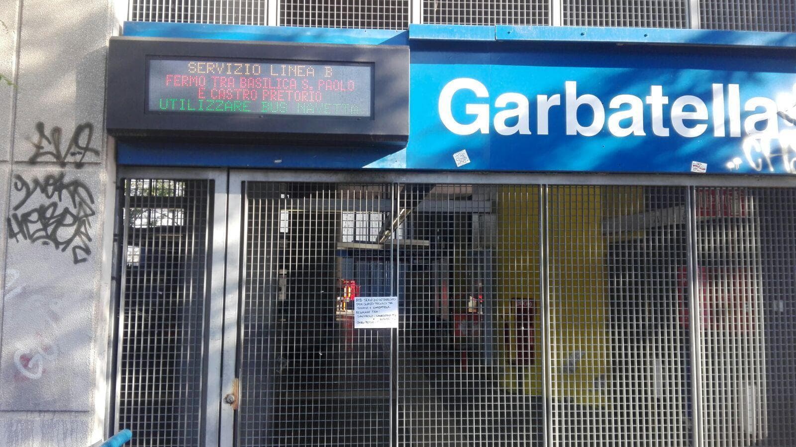 Metro B guasto a Roma tra San Paolo e Castro Pretorio