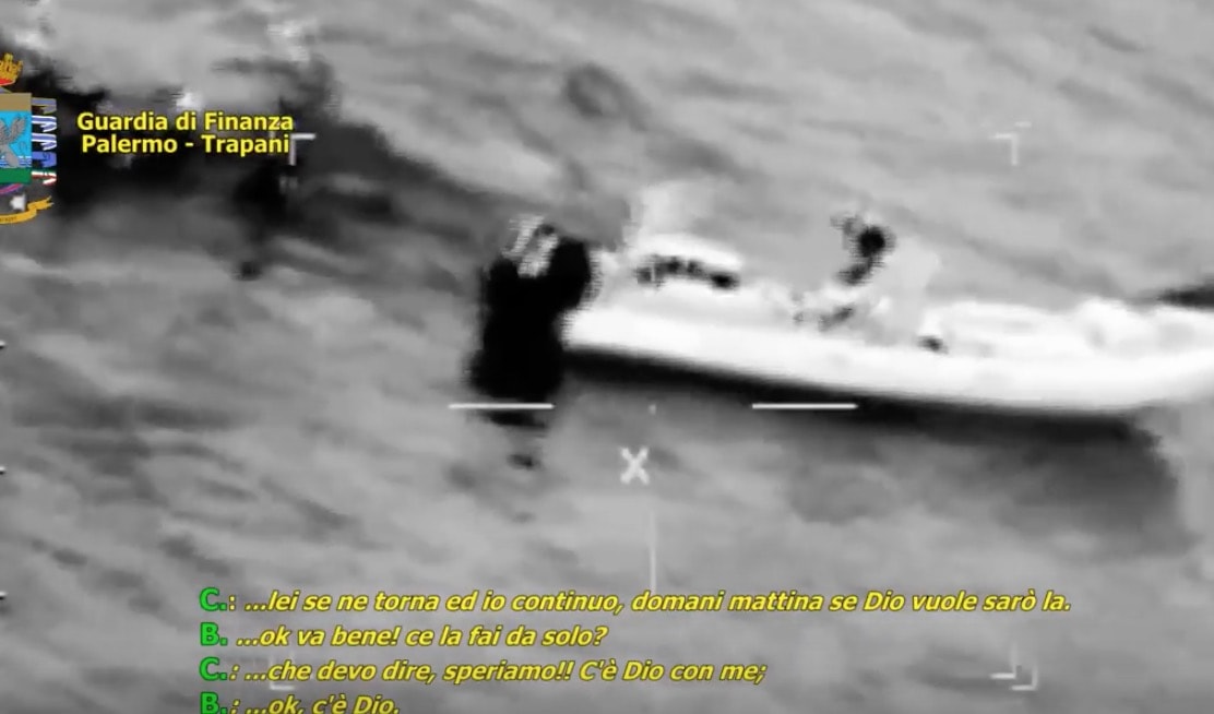 Migranti "di lusso" su gommoni super veloci dalla Tunisia: tra loro "anche terroristi"