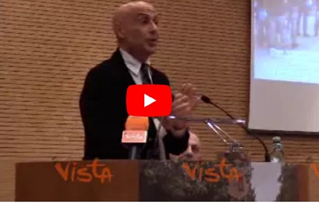YOUTUBE Marco Minniti scherza con la platea: "Io sono il capo dei cani poliziotto"