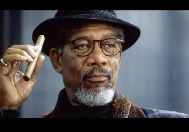 Morgan Freeman nega di aver avuto una relazione con la nipote. Dena Hines fu accoltellata nel 2015