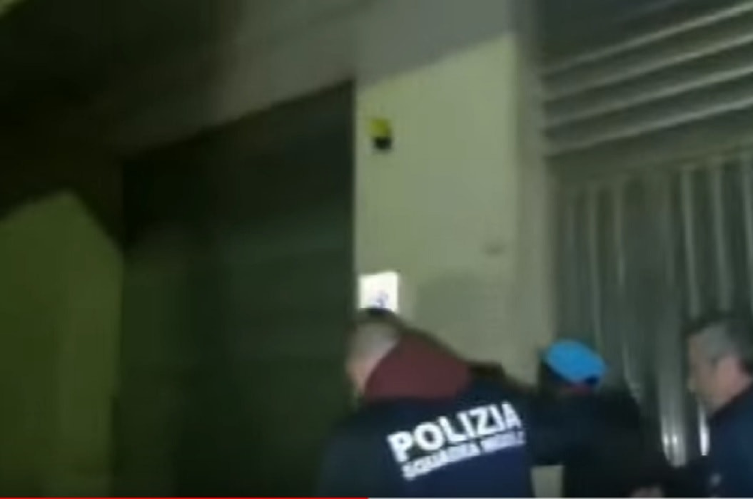 Ragusa, nigeriana rifiuta avanches: connazionale le ruba il telefonino