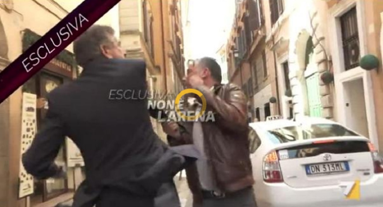 Mario Landolfi picchia inviato