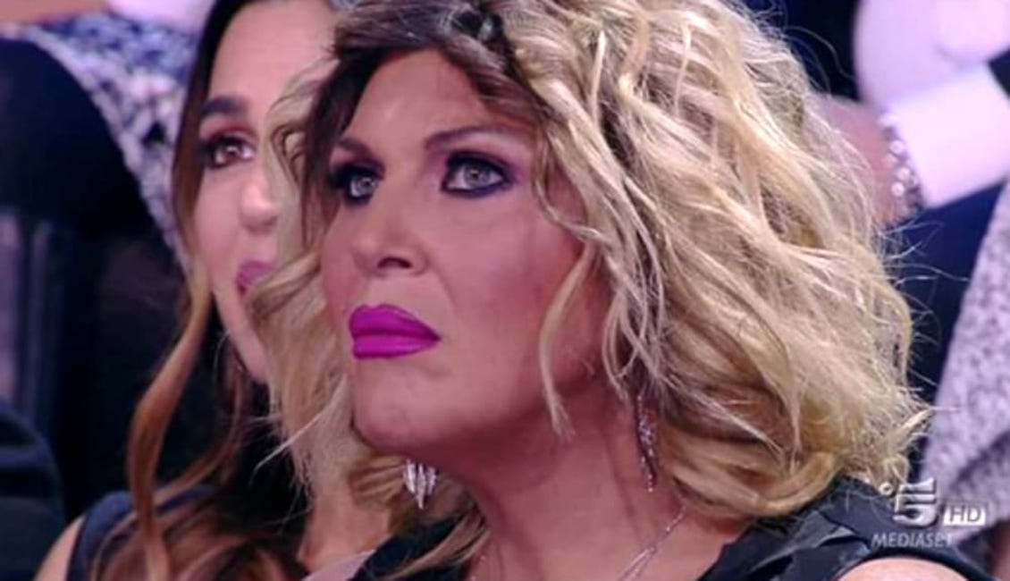 Isola dei Famosi, Nadia Rinaldi sbotta: "Noi dalla D'Urso obbligati per contratto"