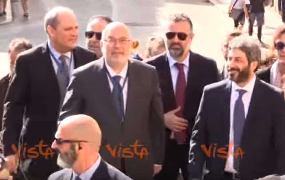 roberto fico a piedi al quirinale