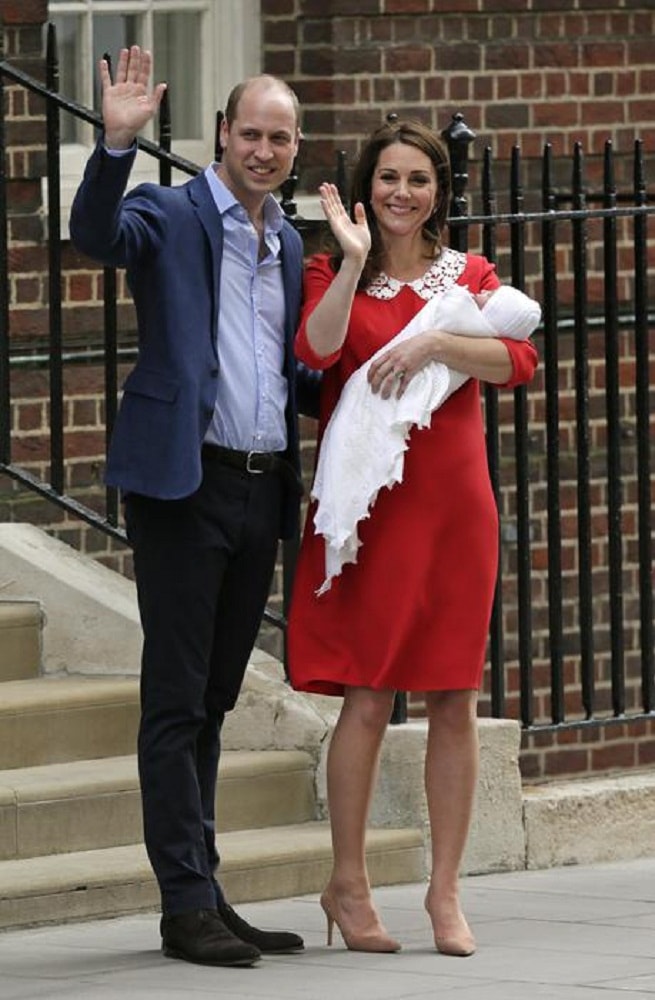 Kate Middleton omaggia Lady Diana col vestito del royal baby