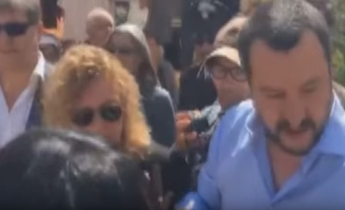 Elezioni Friuli Salvini pioggia di selfie