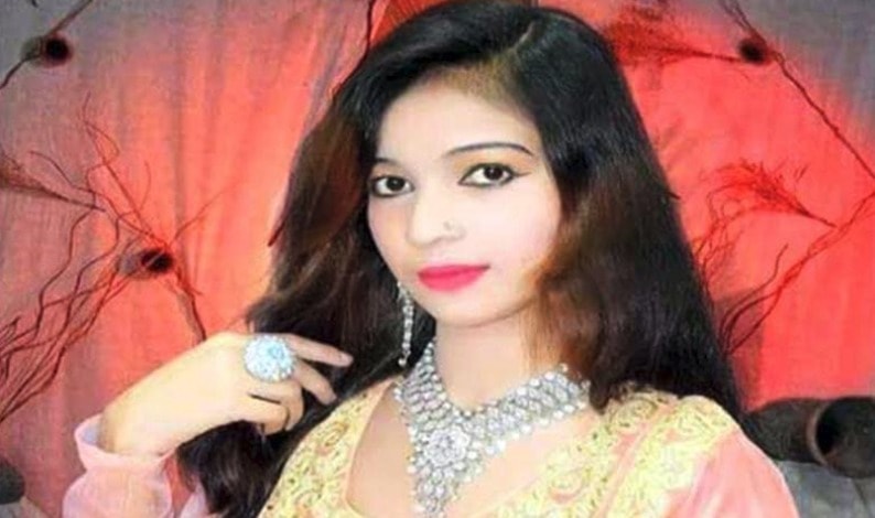 La cantante pakistana Samina Sindhu è stata uccisa durante un'esibizione