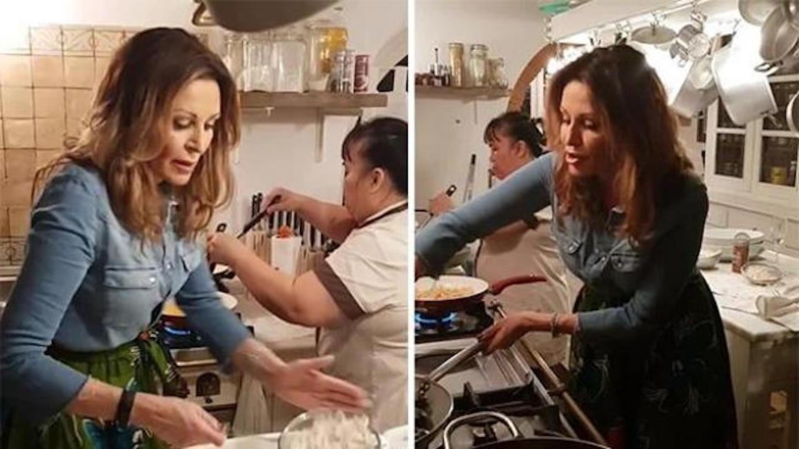 YOUTUBE Daniela Santanché prepara la cena di Pasqua. Gli sfottò si sprecano