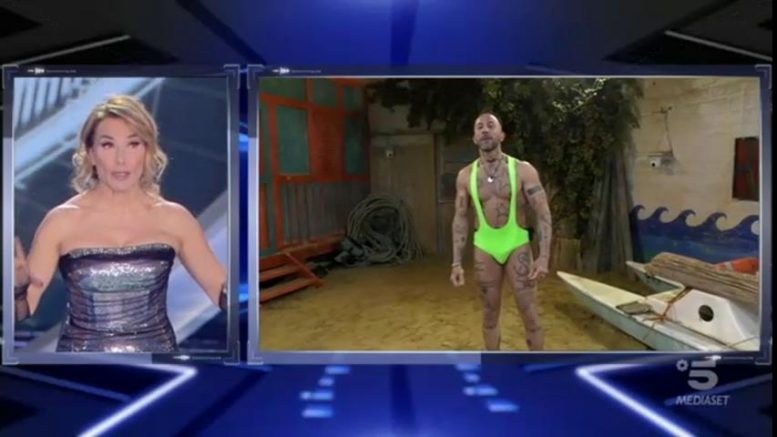Simone Coccia Colaiuta al Grande Fratello: "Ho appeso il perizoma alle stampelle"
