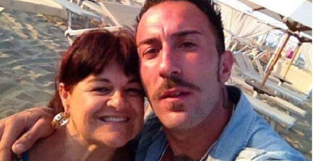 Stefania Pezzopane: "Simone ha avuto una donna ogni due giorni. Ma è storia vecchia. Il costume lo avrei evitato"