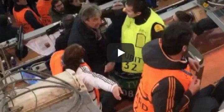 Real Madrid-Juventus, il giornalista Mino Taveri sventola 50 euro ai tifosi spagnoli: cacciato dallo stadio