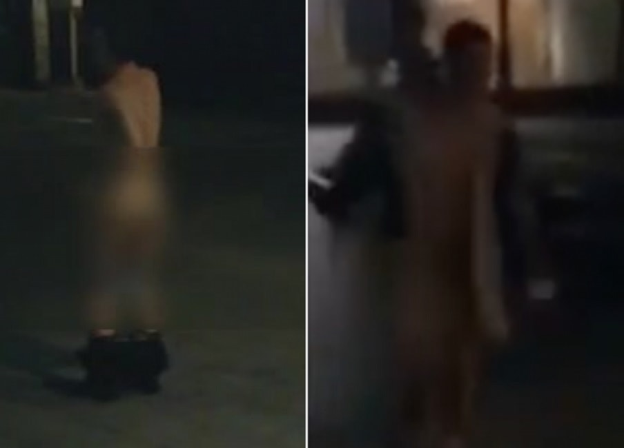 Turisti ballano senza vestiti a Venezia a Pasqua