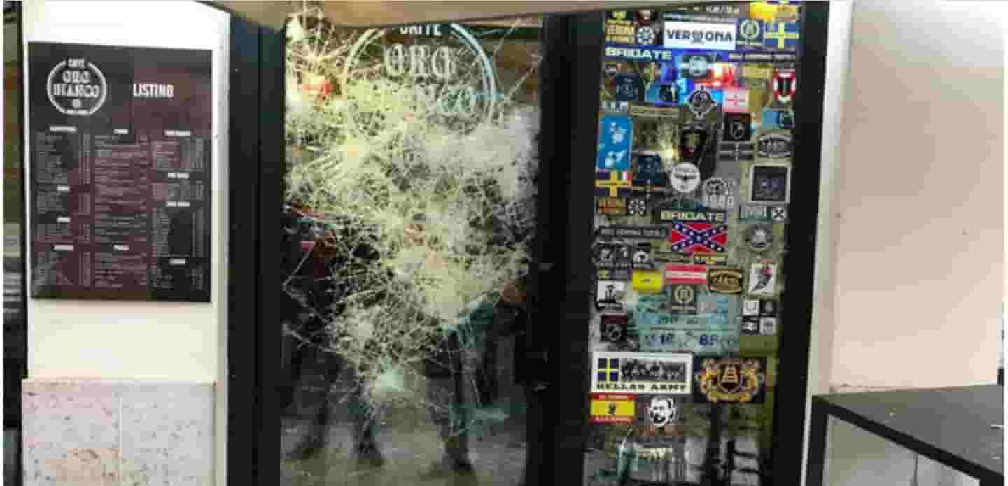 Chievo-Napoli, la polizia ha denunciato 35 tifosi campani: devastarono un bar