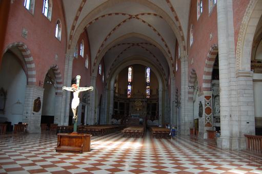 Un uomo si è masturbato nel Duomo di Vicenza