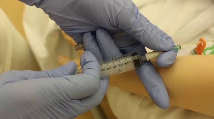 Vitamine per via endovenosa: non è più una moda solo per le star