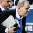 Harvey Weinstein entra in tribunale