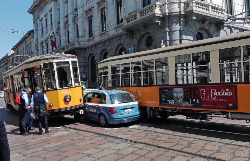 milano incidente tram