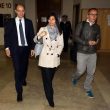 Virginia Raggi e il marito Andrea Severini in Tribunale contro Chi