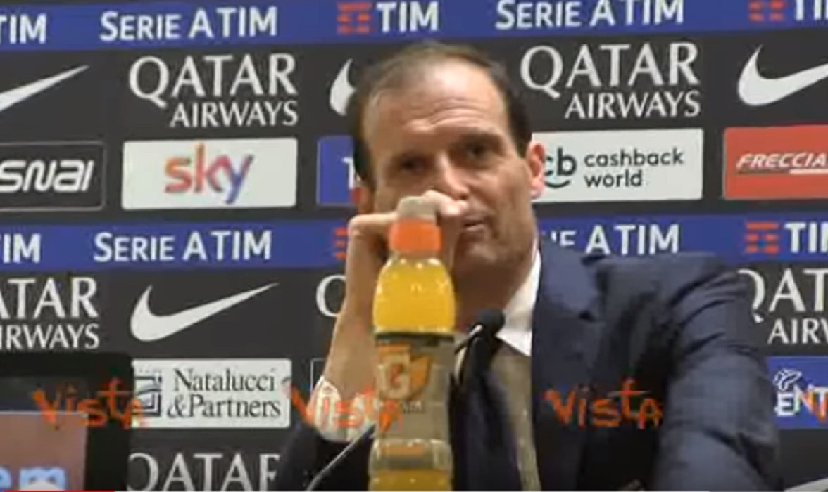 Allegri, show in conferenza stampa