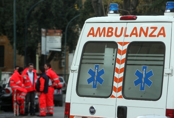 roma bambino balcone ansa