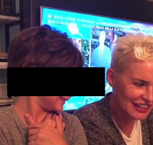 Belen Rodriguez e il video su Instagram: all'improvviso appare... Barbara D'Urso