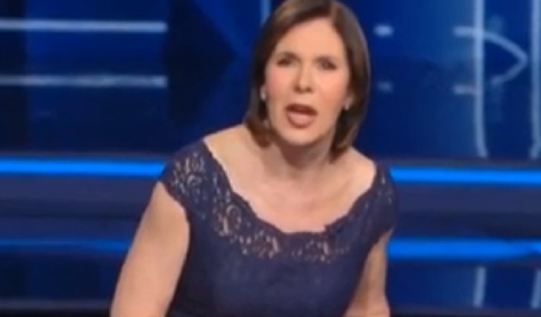 YOUTUBE Mauro Corona col papillon da Bianca Berlinguer: "L’ho fatto per..."