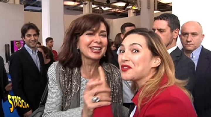 Striscia la Notizia, Laura Boldrini: "Tassiamo i grandi patrimoni non gli assorbenti"