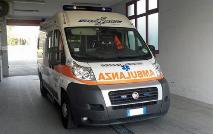 Buccinasco, 12enne si sente male in campo. Un allenatore entra e lo salva