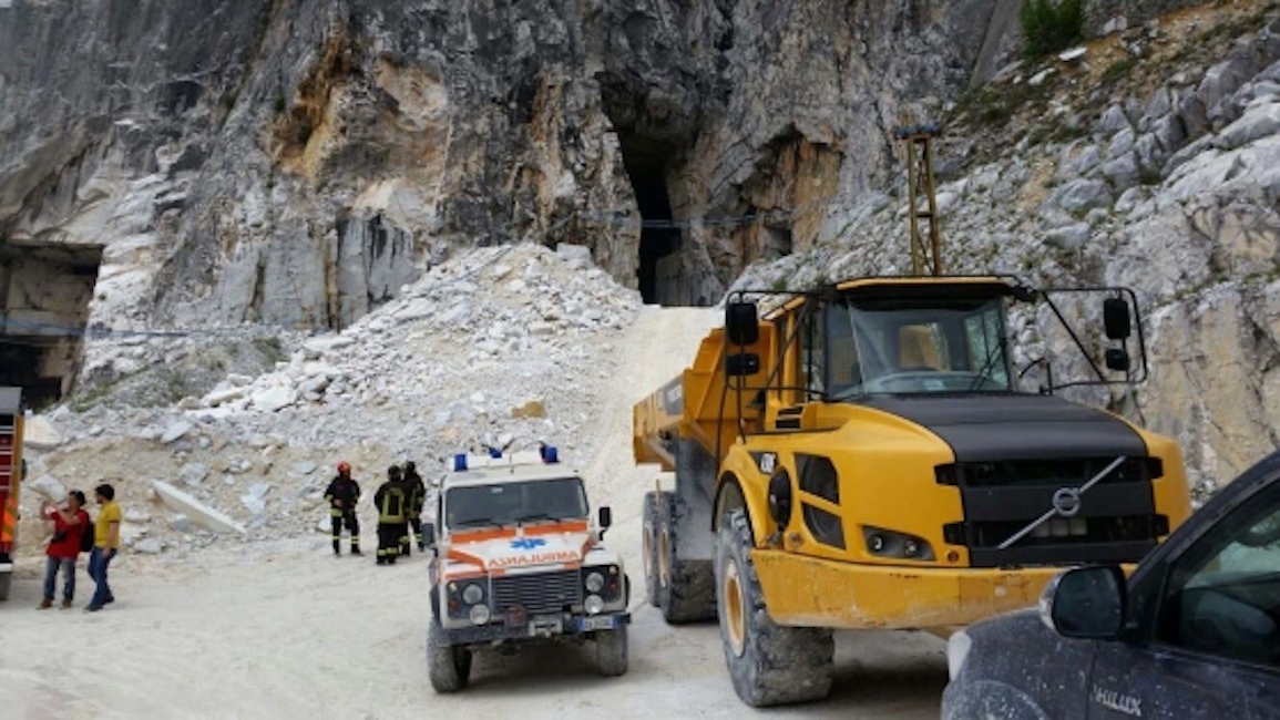 Carrara, Lorenzo Pampana muore schiacciato in una cava di marmo. Proclamato lutto cittadino