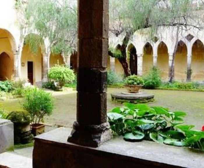 Sorrento vieta i matrimoni gay nel Chiostro di San Francesco (di proprietà comunale)