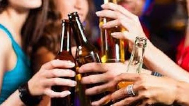 Napoli, ragazzino di 13 anni in fin di vita all'ospedale: è in coma etilico