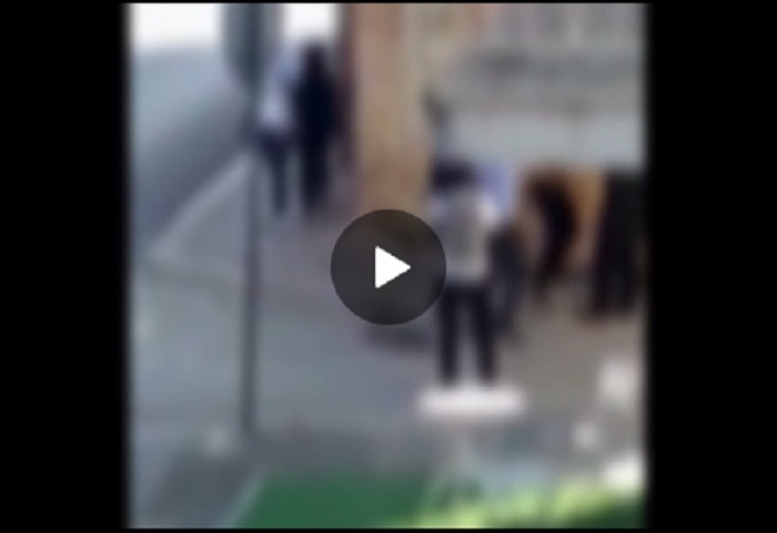 San Benedetto del Tronto: extracomunitario aggredisce controllore sul bus, video su Fb