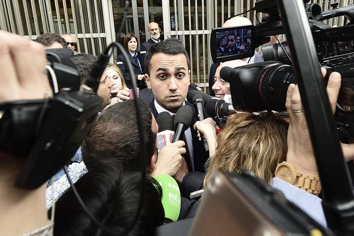 Governo M5s-Lega, difficoltà sul nome del premier. Lunedì nuovo incontro