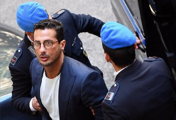 Fabrizio Corona parla per la prima volta dell'arresto: "Mia madre è svenuta e..." (foto Instagram)