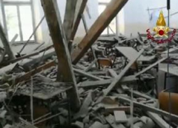Fermo, tetto crolla all'Istituto tecnico Industriale Montani: nessun ferito