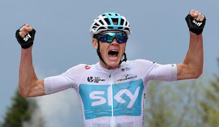 Chris Froome trionfa al Giro d'Italia: a Roma correrà in maglia rosa