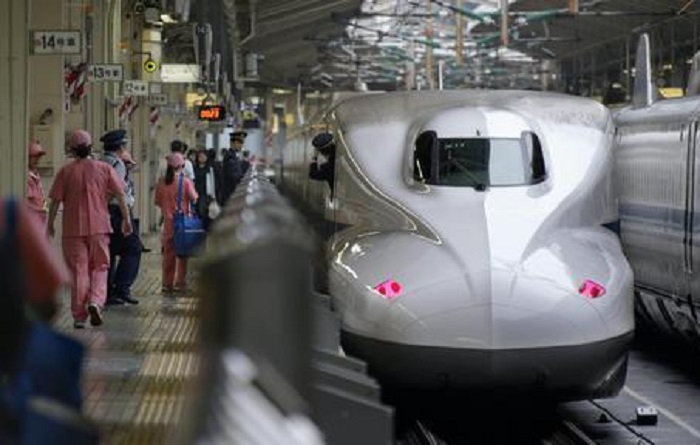 Giappone, treno parte con 25 secondi di anticipo. La compagnia si scusa: "Errore imperdonabile" (foto d'archivio Ansa)