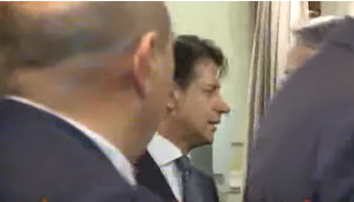 Giuseppe Conte esce da Senato